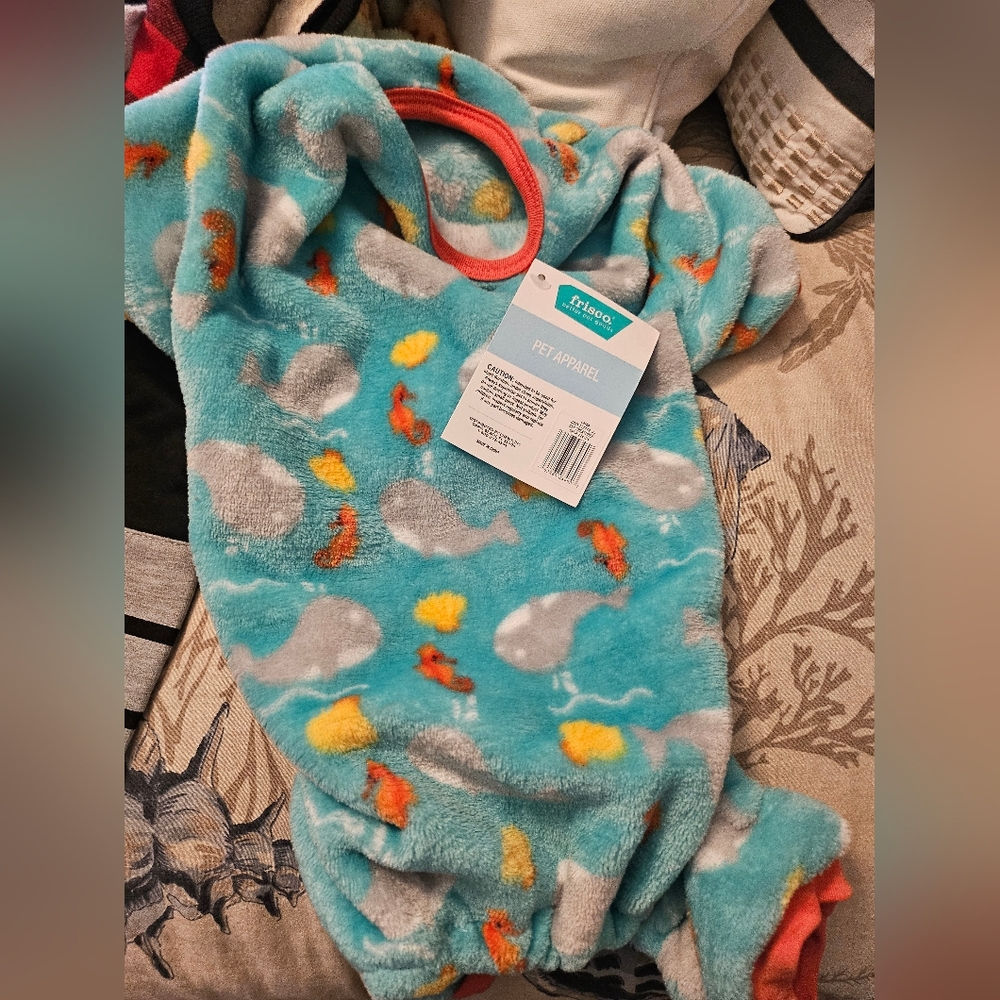 Assorted Dog Clothes, Pjs, And Jackets. - Picture 9 of 16
